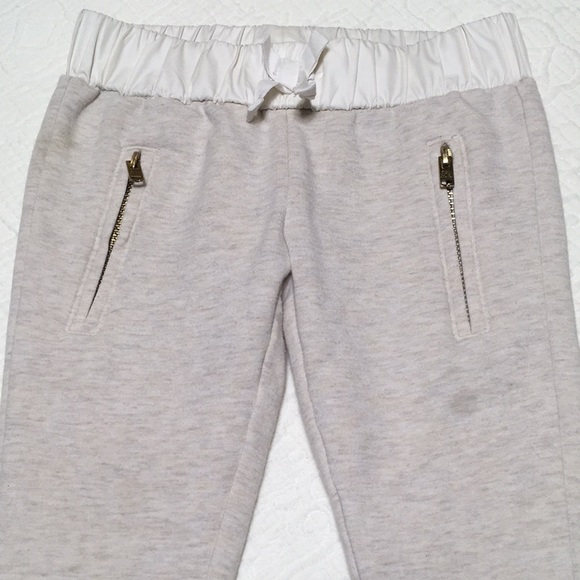 2T (6/$20) OshKosh Skinny Joggers - Picture 3 of 8